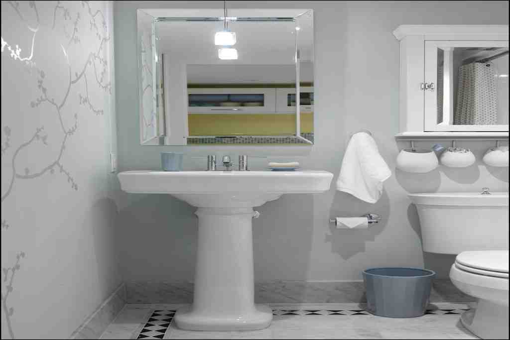 Decorating Ideas For Small Bathrooms